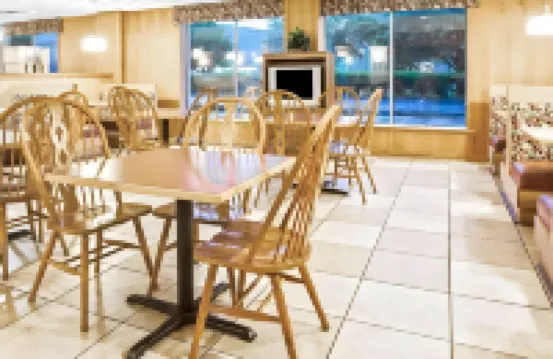 Finger Lakes Inn & Suites