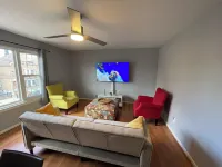 Chic 2Bd - 1Bath, Easy NYC 20 min Train Ride + Parking, Hotels in Harrison