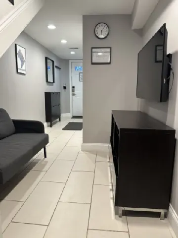 The Bangor D.C., Cozy Basement Apartment w/Kitchen