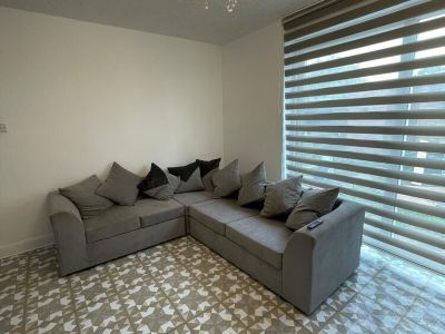 Nice cozy house with WiFi close to the Elizabeth line