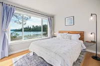 Unique Waterfront Beach House, 1 mile from Friday Harbor