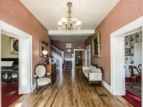 Historic Stonewall Stays • Room for 12 w/ New Bunk Room Hoteles en Gallatin