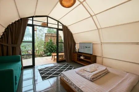 LuxCamp Pangalengan by Horison Отели рядом с достопримечательностью «Kebun Kopi Gaia»