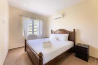 Charming 2Br Apt with Tropical Garden Pool Hotels in Daniel