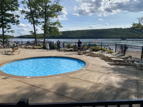 Pocono Retreat -1 Mile to Lake and Skiing! Hotels in Penn Forest Township
