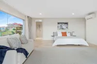 Cliffside Castle with Bay and City Views - WiFi