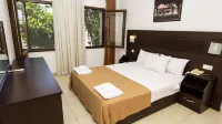 Flora Hotel