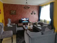 Yurana Resort Kenya فنادق في Olooloitikosh
