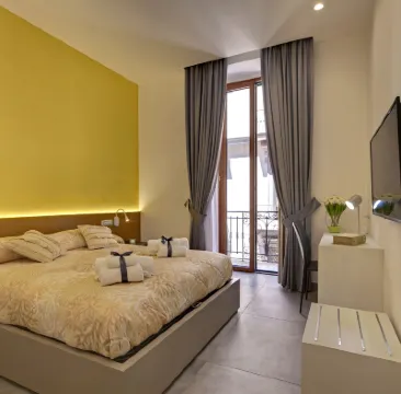 Domus Schilizzi Các khách sạn gần Cảng Molo Beverello