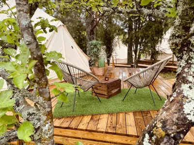 Koh Tenta a b&b in a Luxury Glamping Style Hotels in der Nähe von Schloss Mälsåker (Barockschloss aus dem 17. Jahrhundert)