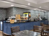 沙科皮和坎特伯雷公園AmericInn酒店 - 早餐