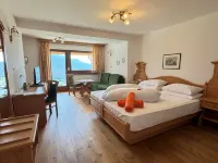 サイレンス＆シュロスホテル ミラベル カステルロットのホテル