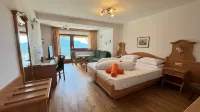 Mirabell Alpine Garden Resort & Spa Hotels in Kastelruth