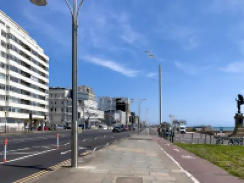 Deco Seafront - Seafront Apartment - Sleeps up to 6