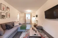 Host & Stay - Moresby Way