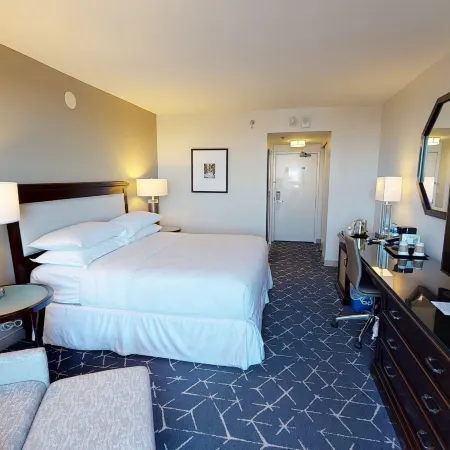 Sheraton Norfolk Waterside Hotel