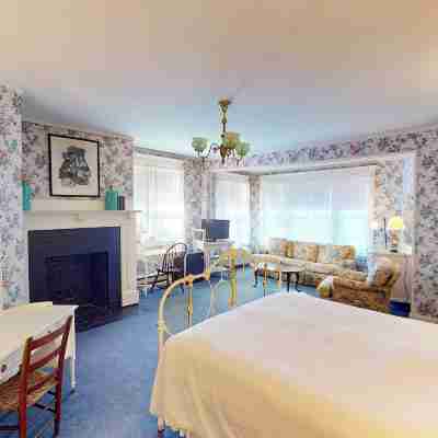 The Red Lion Inn Rooms