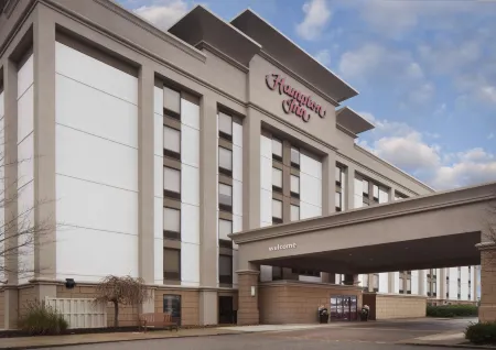 Hampton Inn Charleston-Southridge Отели в г. Данбар