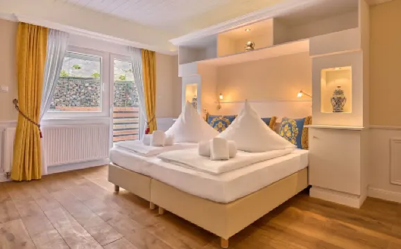 Hotel Weinberg-Schlößchen