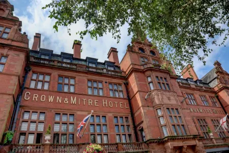 Crown & Mitre Hotel Отели в г. Карлайл