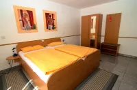 Messe-Hotel "Waldruhe" Hotel di Sarstedt