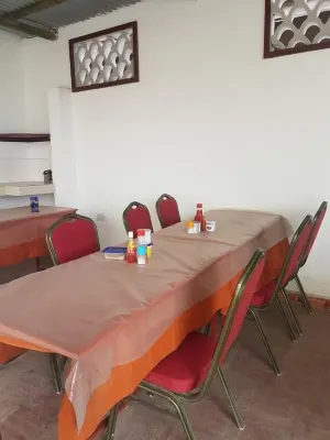Golden Guest House- Miritini - Pensions