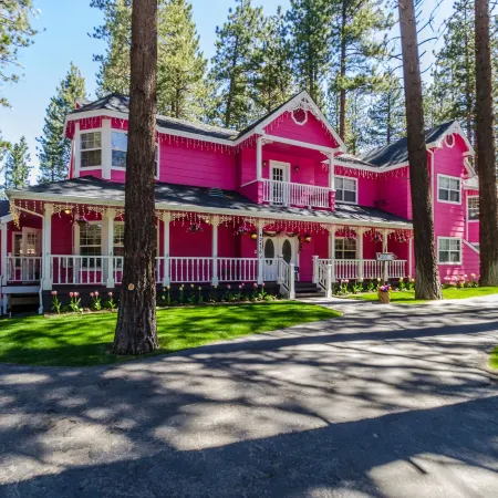 Apples Bed and Breakfast Inn