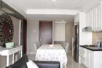 Cozy 2Br Apartment at Tamansari Tera Residence Near Bip Hotels in Sumurbandung