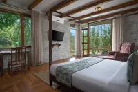 Larisa Resort Manali - Parvekkeita