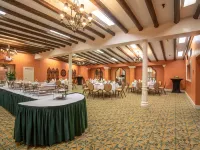 Menger Hotel Отели рядом с достопримечательностью «Центр города - Набережная»