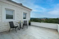 Villa Whitestone