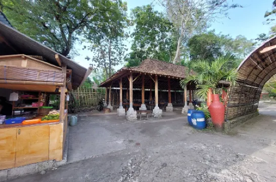 Camping Ground Gunung Mijil Hils Hotels in Pajangan