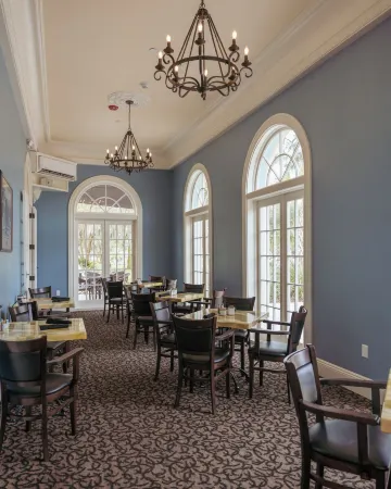 The Hacienda Отели рядом с достопримечательностью «Jasmin Park»