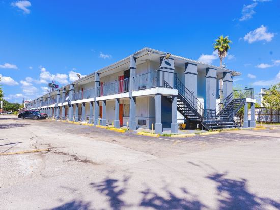 OYO Hotel Houston, TX Near Medical Center NRG Stadium