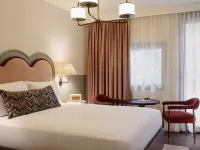 The Hoxton, Berlin Отели рядом с достопримечательностью «Торговый центр Bikini Berlin»