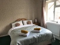 3Br-Sleeps6-Garden-Mountain &Near 4 Falls Walks on Hotels in Glynneath