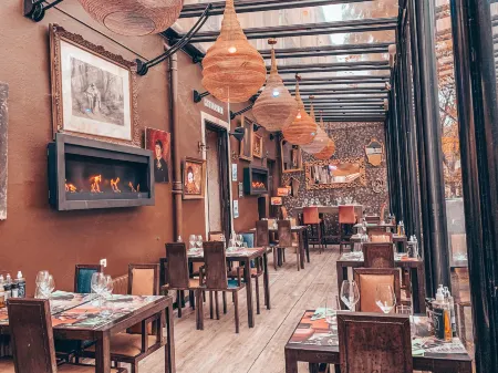 Royal Hôtel Отели в г. Гажан