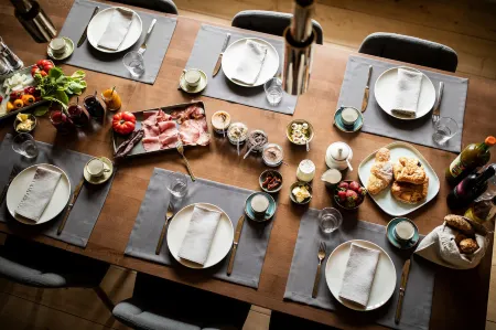 Boutique Hotel Zum Oberjäger Отели в г. Ритцинг