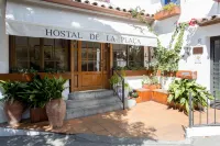 Hostal de la Plaça - Hotel Boutique Hotels in Alella