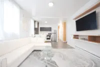 Luxury NY Home 3Br with Easy Parking Các khách sạn ở Yonkers