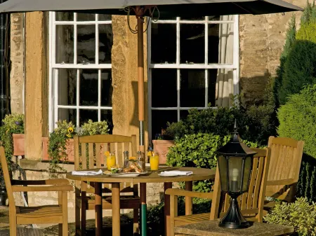 Macdonald Bear Hotel