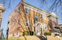 Charming STL Brick w/ firepit-  KingBed- 5min Botanical Garden
