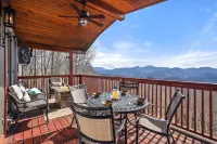 Breathtaking Mountain Views and Spacious Deck - Charming Mountain Retreat