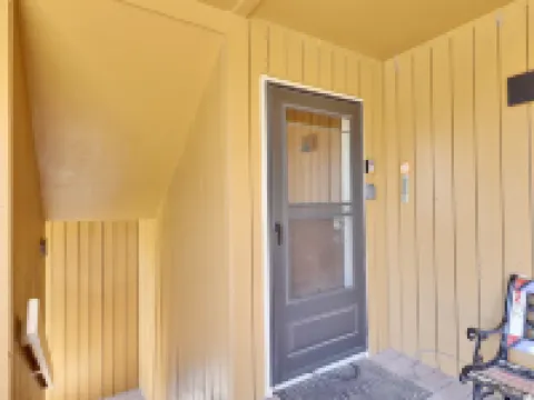 Ski Access and Mountain Biking Trails - Charming Cozy Retreat