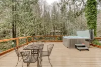 Hygge Cabin on the River Hoteles en Rhododendron