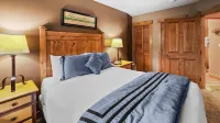 Ski-in Access and Amazing Shared Amenities - Stylish Mountain Getaway Dillon Dam Overlook Day Use Area 주변 호텔