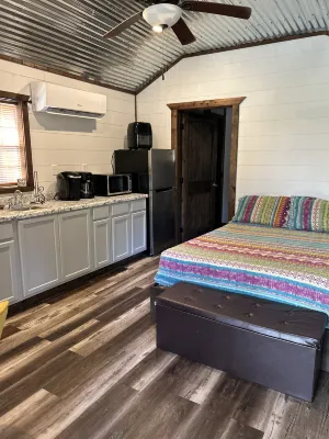 Clean Affordable Rental Near Lake Access - Charming Getaway Hotels in McCurtain County