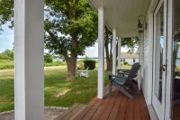 Water Views and Spacious Farmer's Porch - Charming Coastal Retreat