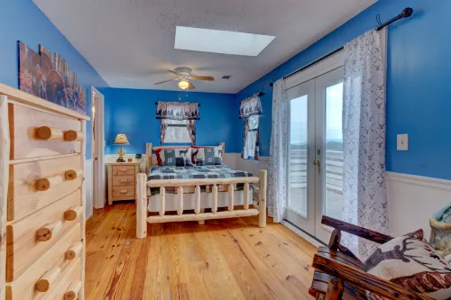 Elevated Wraparound Deck and Forested Serenity - Charming Retreat