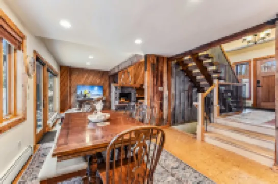 Stunning Lake Views and Cozy Hot Tub - Spacious Rocky Mountain Haven